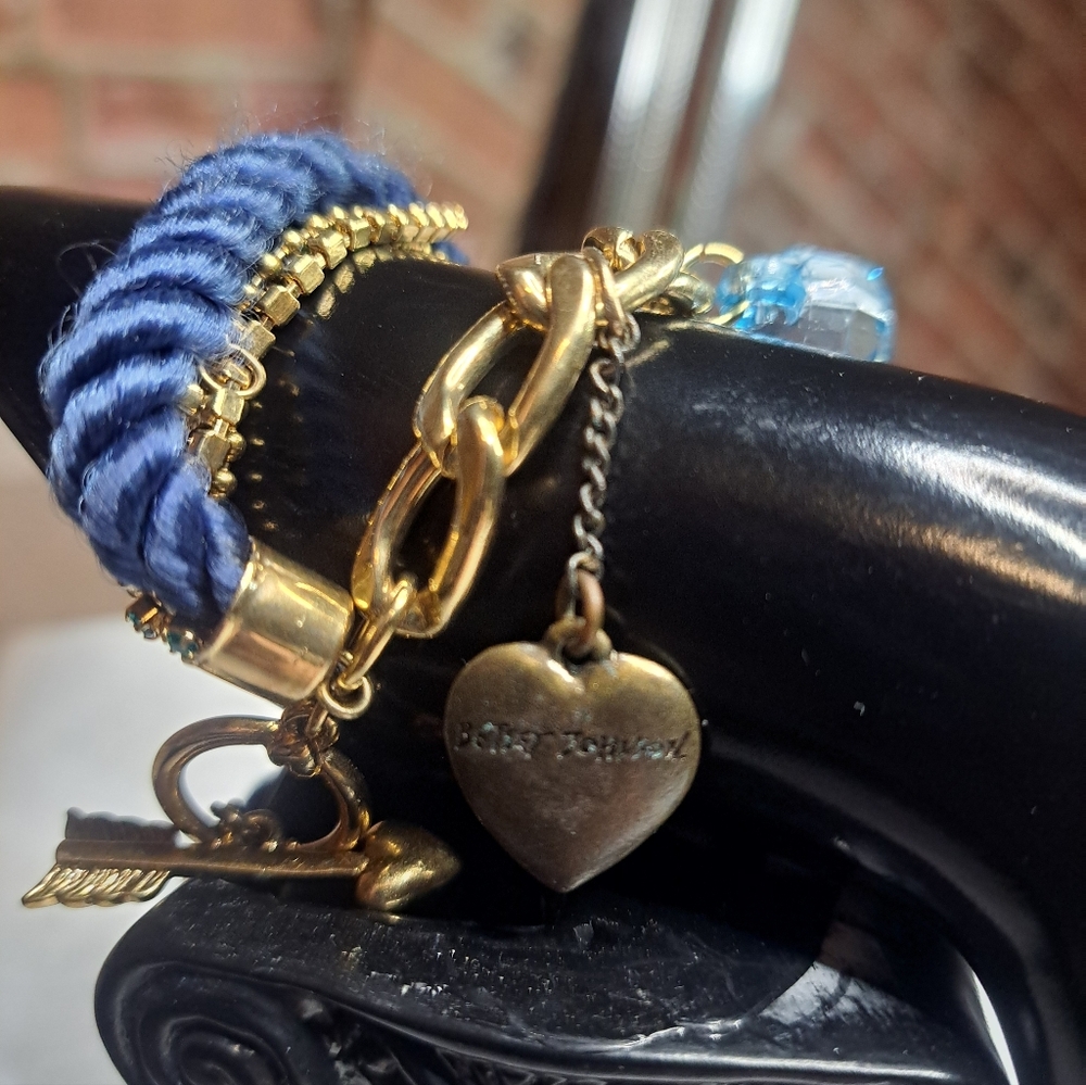 RARE BETSY JOHNSON VINTAGE NAUTICAL THEMED BRACLET - Picture 3 of 10